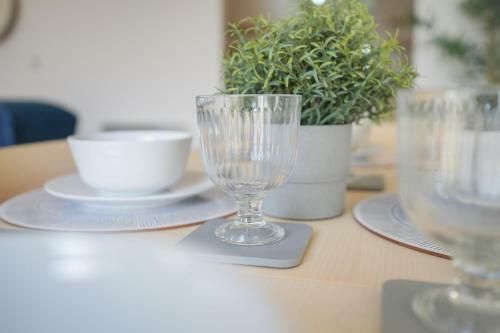 Rowsby Court - Stylish Apartment With Private Parking