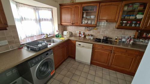 Villa Thompson Road Entire House Rentals