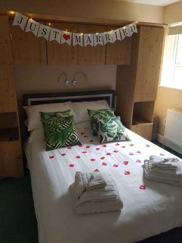Bed & Breakfast Igguldene Retreat With Exclusive Jacuzzi