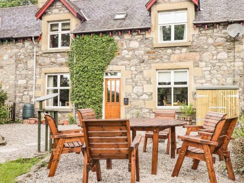2 Swordale Cottages