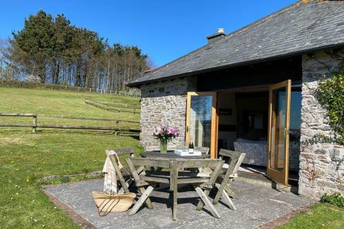 Blackness Barn - Spacious Family Home With River Views,
