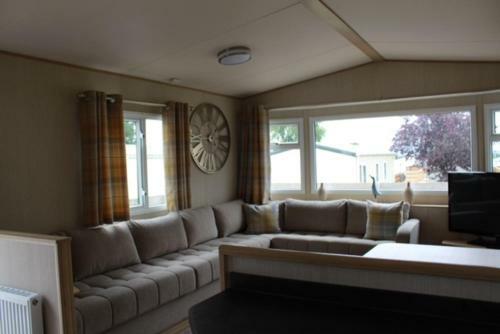 Caravan No 33 At Pitgrudy Dornoch Iv25 3hy
