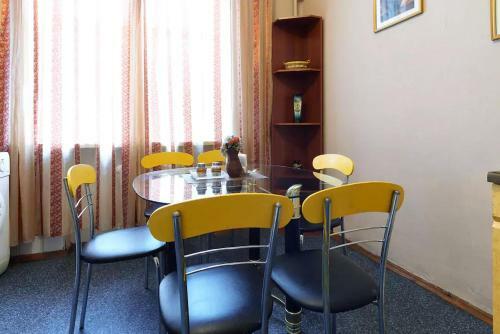 Home Hotel Apartments On Lva Tolstogo
