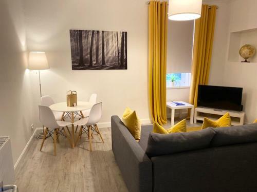 Self-contained Luxurious Feel Apartment