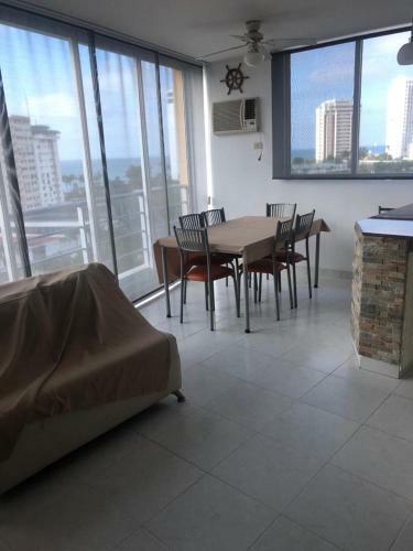 Acogedor Apartamento Con Vista Al Mar Con 3 Dormitorios