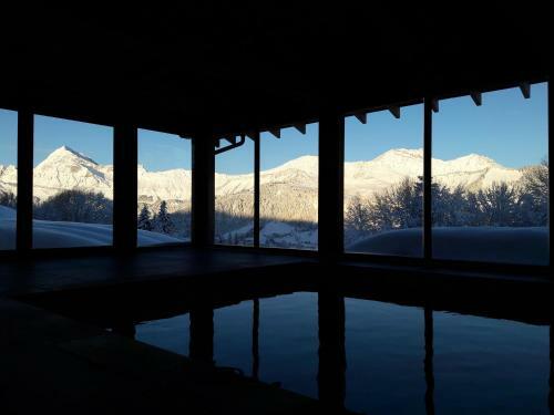 Hotel Le Caprice Des Neiges H�tels-chalets De Tradition