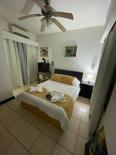 Val Hotel Manuel Antonio Cr