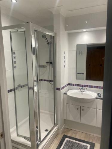 Exeuctive Detached Home With Plenlty Of Room
