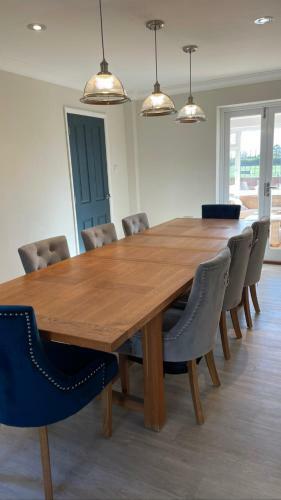 Exeuctive Detached Home With Plenlty Of Room