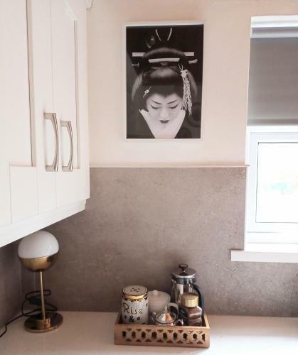 Fabulous 3 Bed Townhouse Overlooking The Water