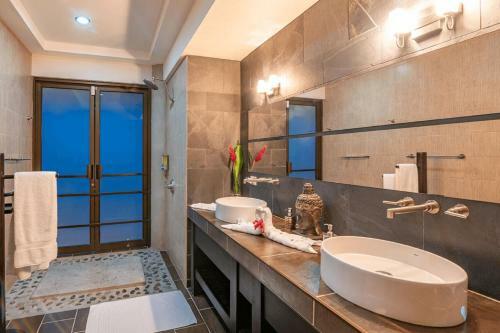 Villa Perezoso Luxury Mansion