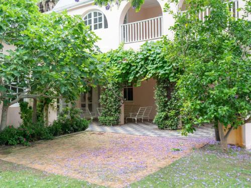 Hostal Westbank Manor