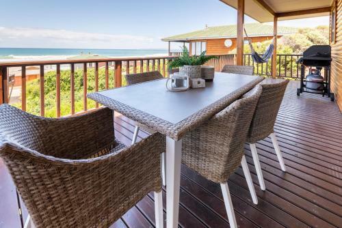 Beach House - Stunning Sea Views - Beach 3 Min Walk