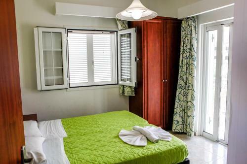 Amoudi Studios Apartments Hotel