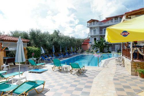 Amoudi Studios Apartments Hotel