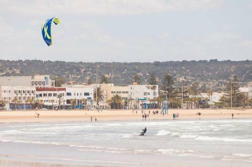 Modern European Apartment 1 Min. Walk To Beach