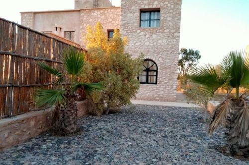 Jolie Villa Typique Avec Piscine Et Sans Vis � Vis