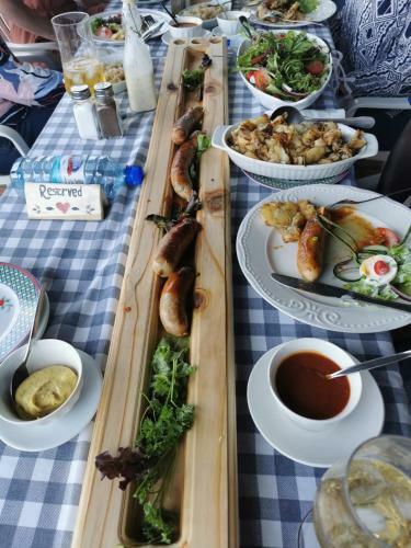 Apartamento Edi's B&B And Bratwurst Sausage Restaurant