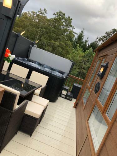 Moonlight Ridge - Luxury Lodge With Hot Tub
