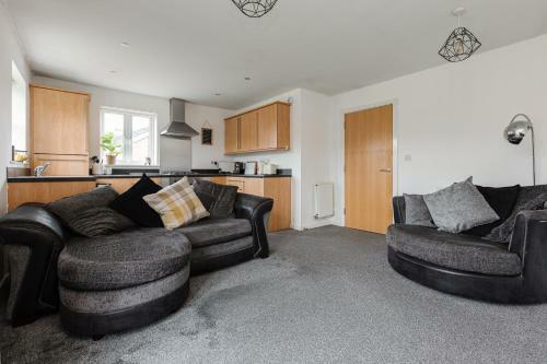 Ultra-modern 2-bedroom Apartment With Parking