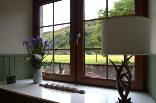 Rosemount Cottage - Highland Cottage