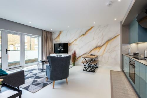 Apartment 2 - Free Gated Parking - Rare Find!