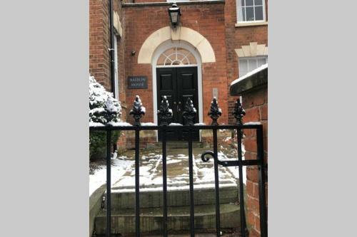 Trendy Apartment Close To Gloucester Quays/docks
