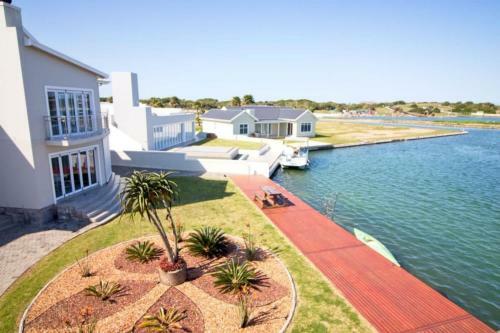 Marina Martinique Apartment, Jeffreys Bay