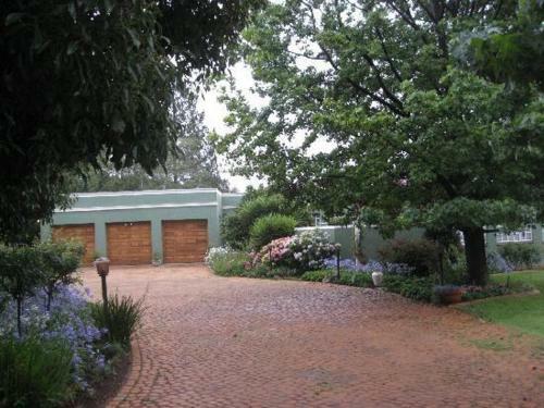 Aiport Manor B&B (old Marben Manor House)