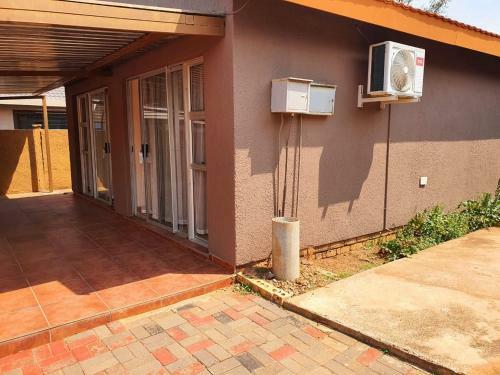 Hostal Tenacity Guesthouse - Riviera Park