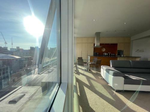 City Centre 2-bed Apartment Parking Jacuzzi Bath