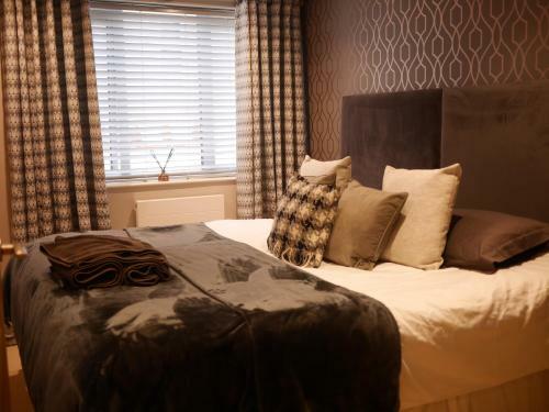Stunning Hillside Town Centre Apartment - Great Malvern
