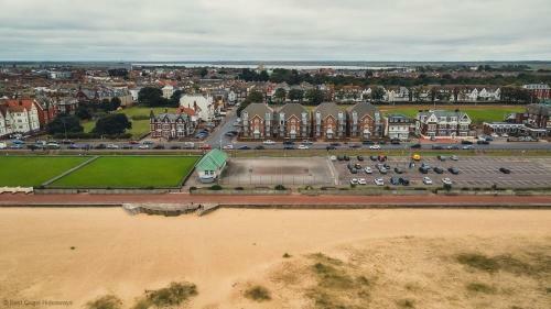 New Luxury 2 Bed Apartment With Sea Views