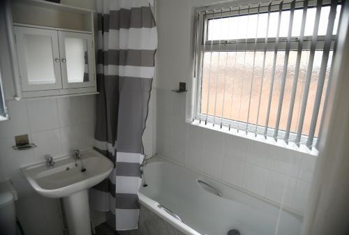 Apartamento West View House - Parking - Wifi - Workstays Uk