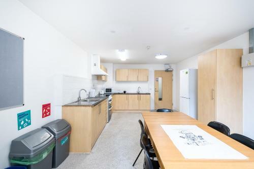 Albergue Comfortable Ensuite Rooms, Gillingham - Sk