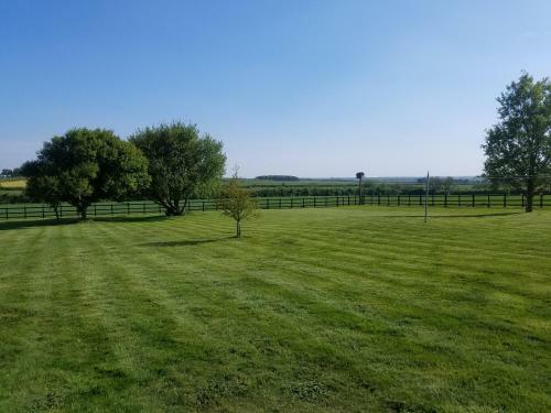 Bed & Breakfast Grooms Cottage