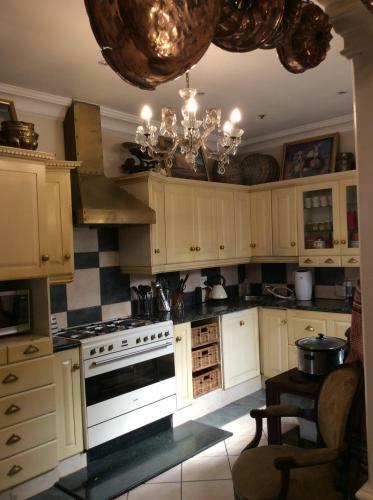 Cape Dutch Mansion In Houghton