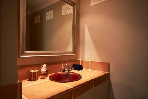 Apartamento Luxurious & Centrally Located Home Away From Home