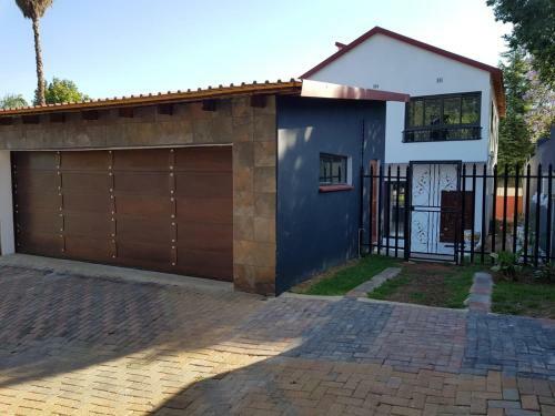 Hostal Zulu Estate Guest House