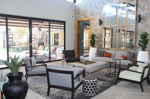 Kikuyu Waterfall Luxury 2 Bedroom Apartment