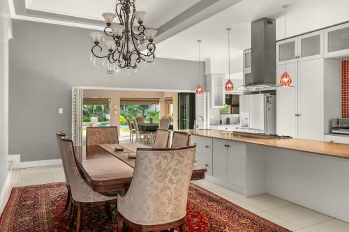 64 Cavendish