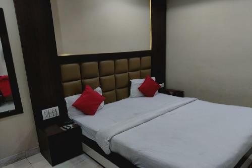 Oyo 88005 Hotel Tripathi Inn
