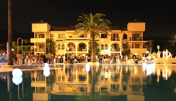 Hotel Puente Real