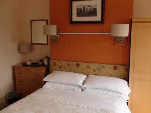 Hostal Bodeuron Guest House