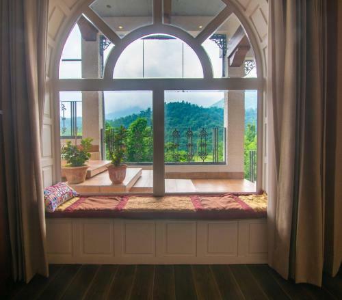 Rustic Art Deco Boutique Villa With Stunning Views By Wanderlust