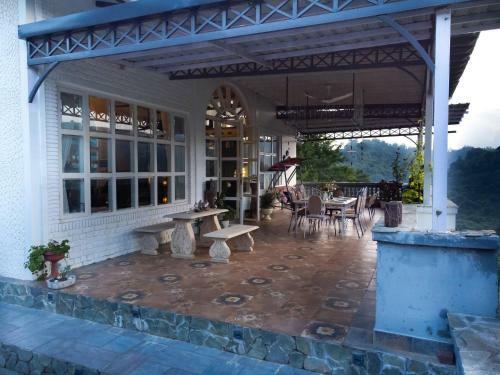 Rustic Art Deco Boutique Villa With Stunning Views By Wanderlust