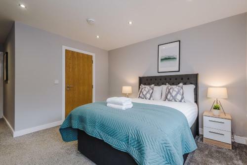 Charming 2 Bedroom In Central Lpl - Parking Included!