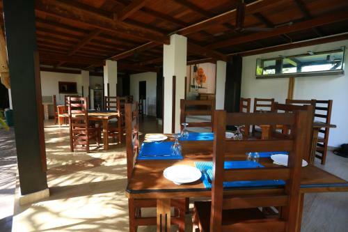 Eco Hotel Black & White - Anuradhapura