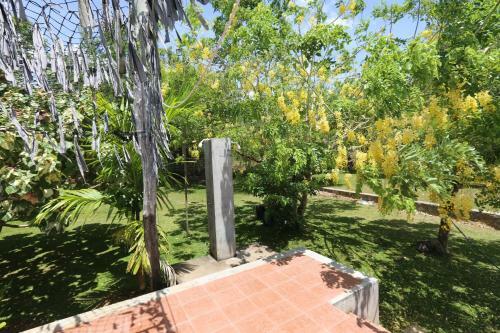 Eco Hotel Black & White - Anuradhapura