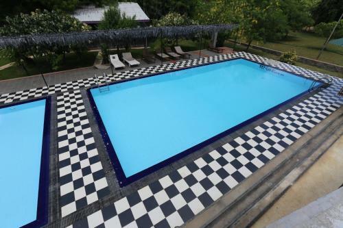 Eco Hotel Black & White - Anuradhapura